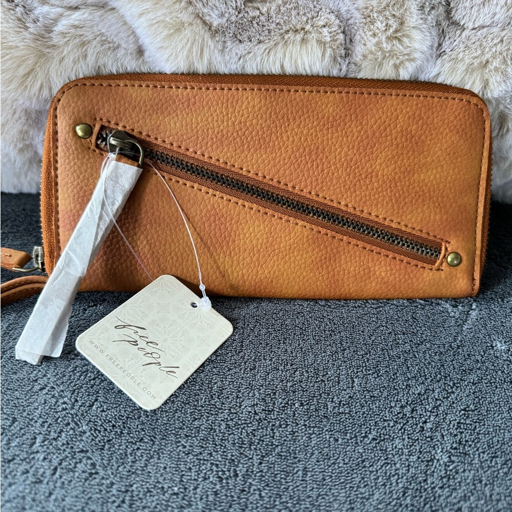 Free people wallet NEW with tag